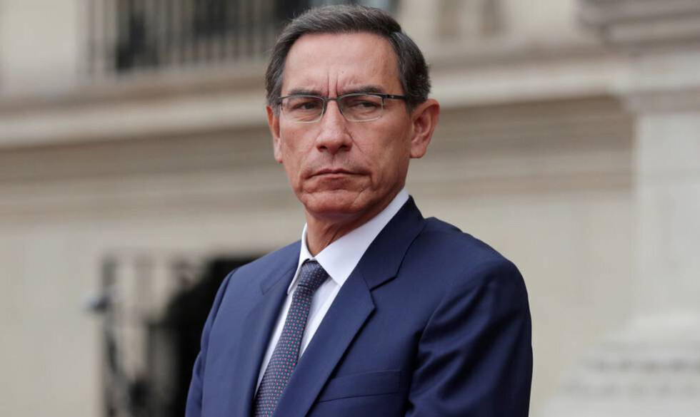 Presidente Vizcarra pierde popularidad en Perú