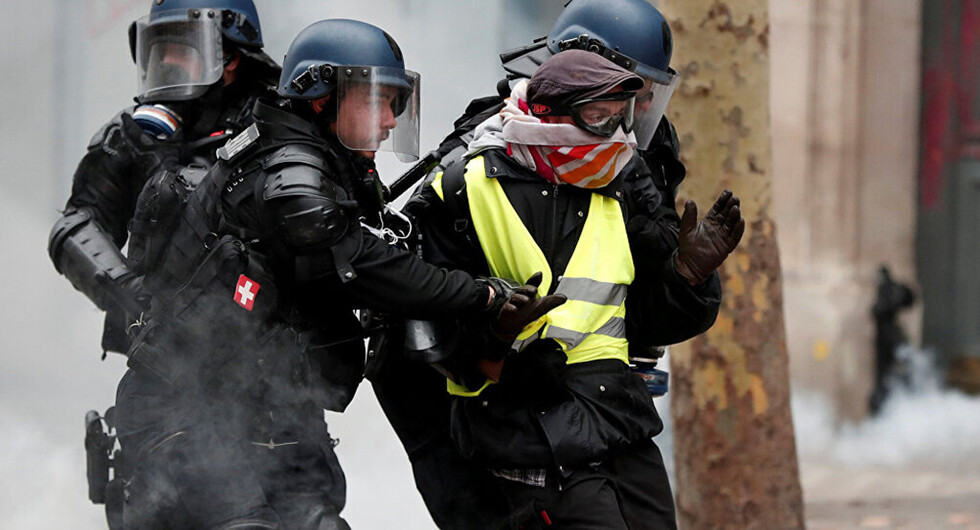 Decenas de arrestos en Francia