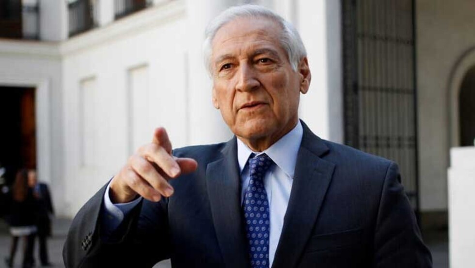 Ex canciller de Chile tilda de “patética” la alusión de Evo al tema marítimo