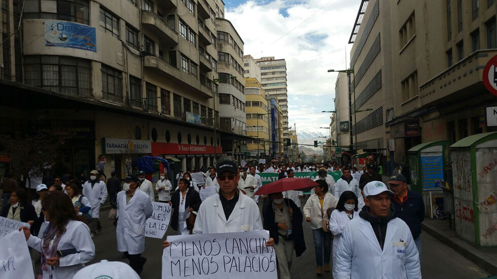 Médicos descartan dialogar con la ministra Montaño