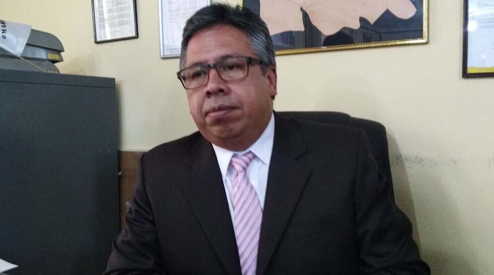 Luis Larrea acusa a Montaño de atentar contra la salud