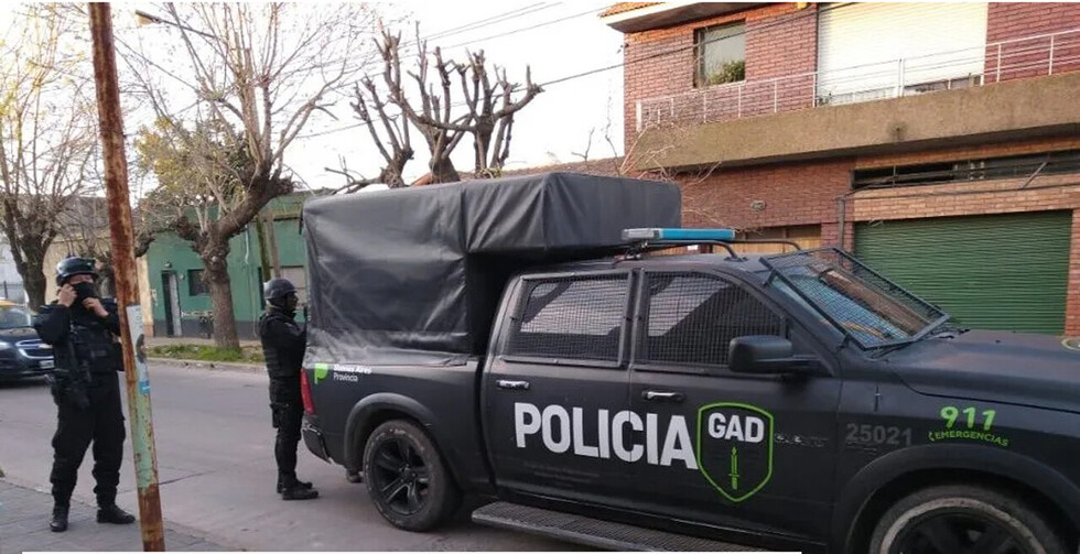 Un policía se tiroteó con tres ladrones y evitó robo a banco