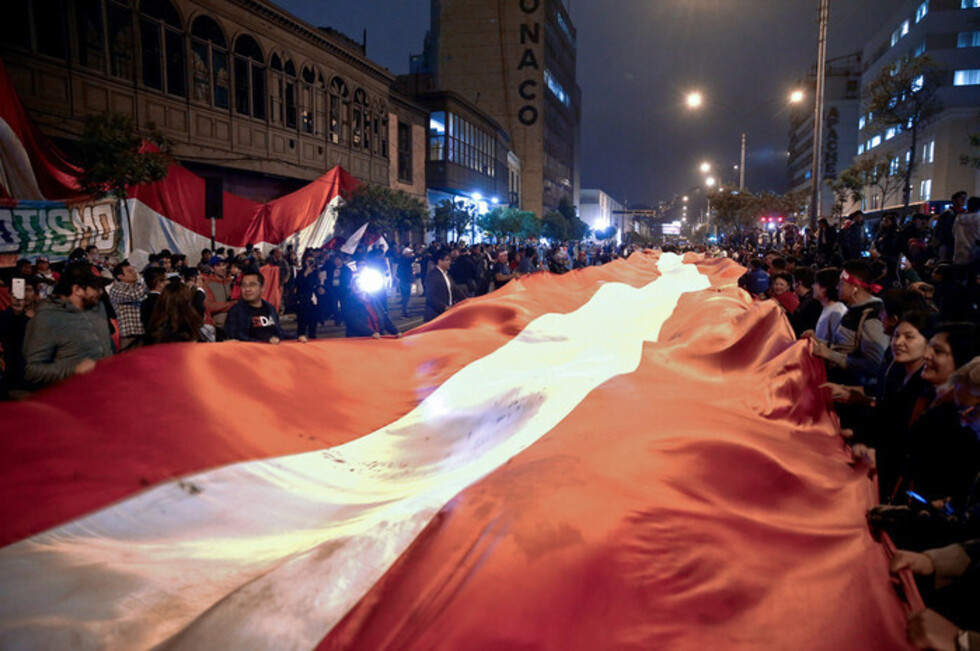 ¿Quién gobierna en Perú?: Lo que pasa en Lima tras la disolución del Congreso