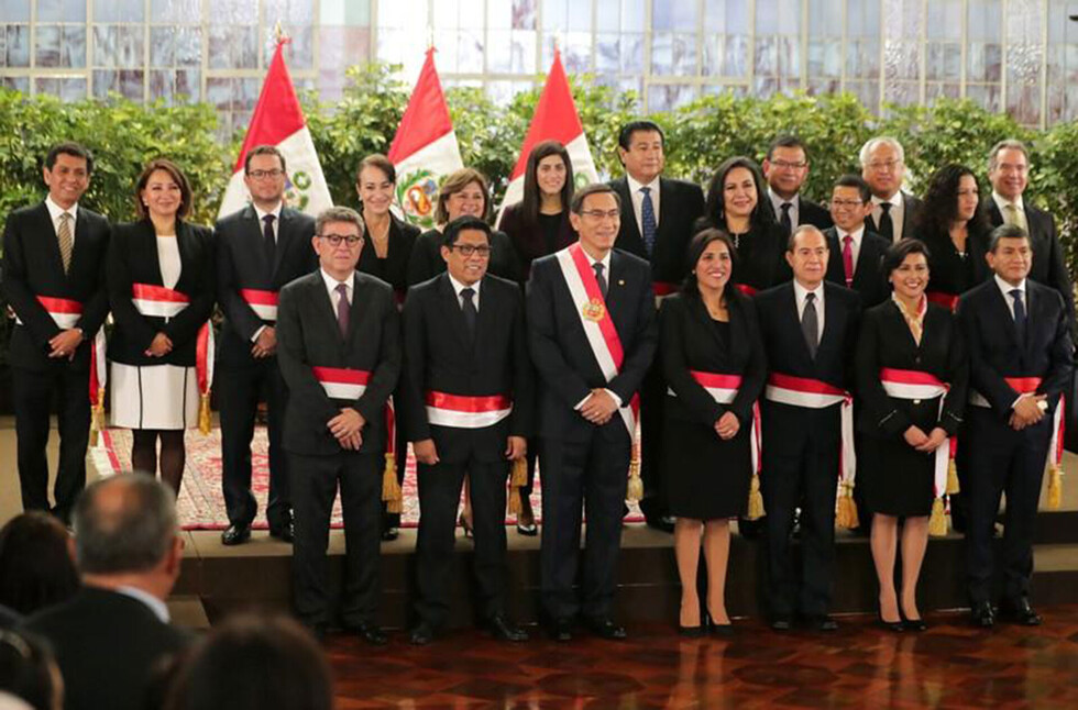 Martín Vizcarra renueva más de la mitad de gabinete