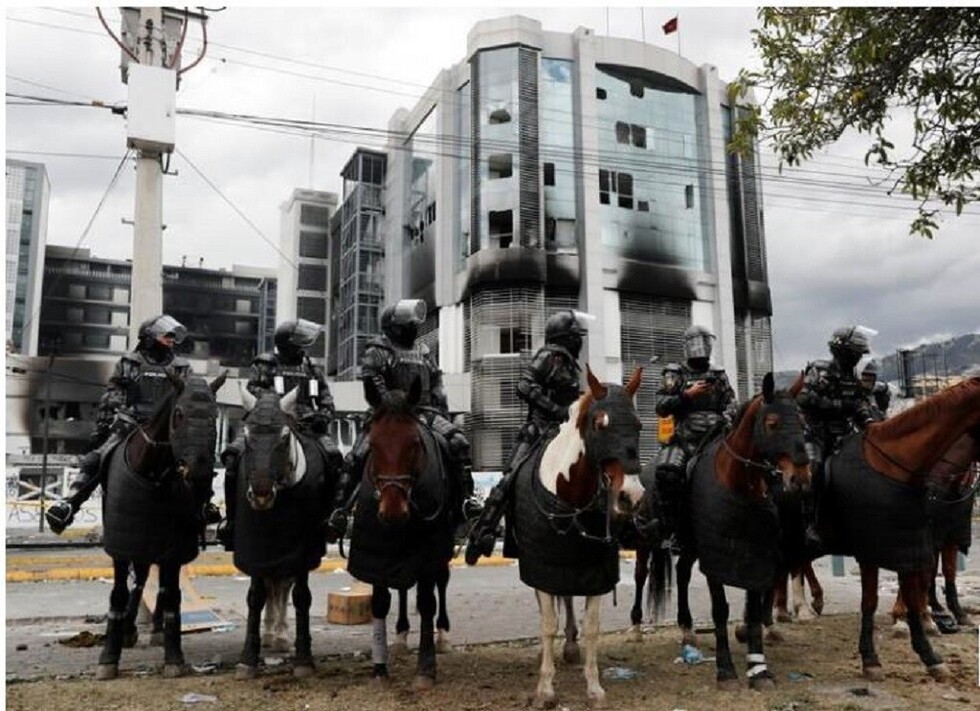 Ejército de Ecuador levanta parcialmente toque de queda en Quito antes de conversaciones