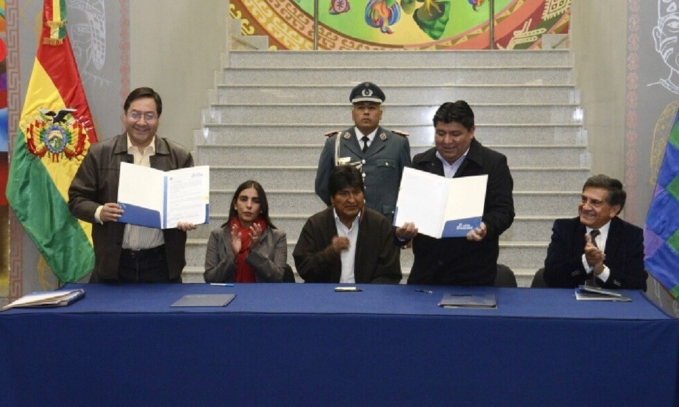 Gobierno y UPEA firman acuerdos académicos y para construcción de residencias estudiantiles