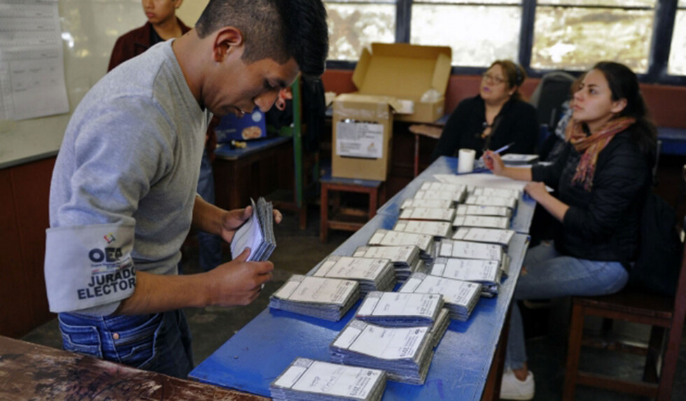 Villegas publica datos y llama a encontrar más irregularidades