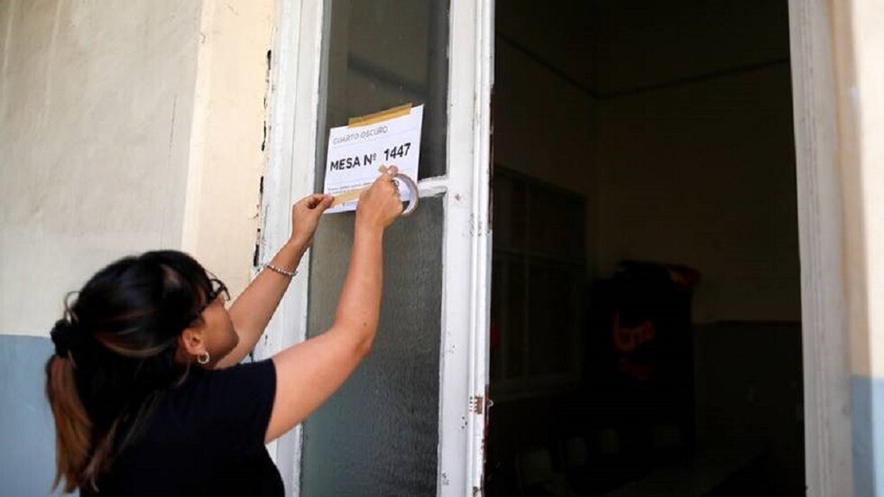 Jornada electoral en Argentina, población acude a las urnas