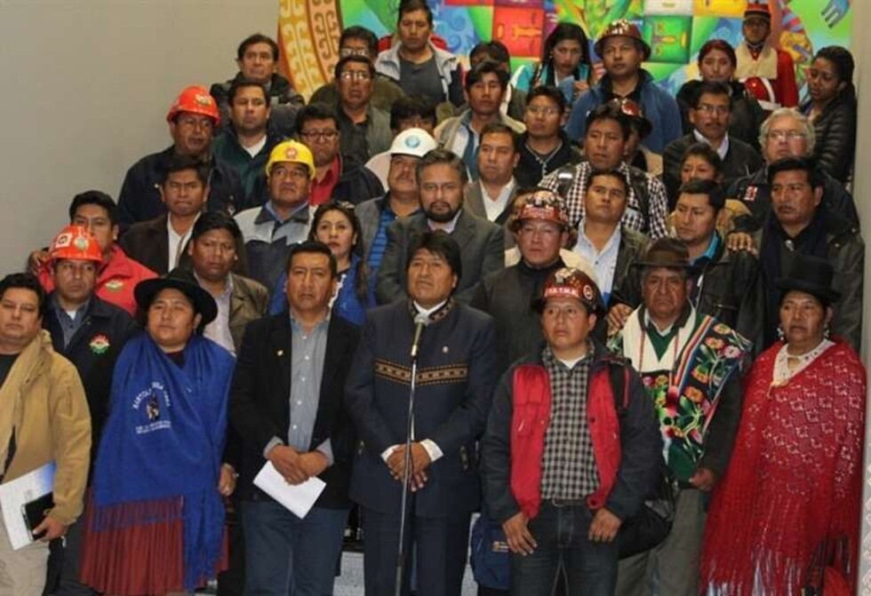 Evo convoca a sectores sociales para analizar el plazo de 48 horas