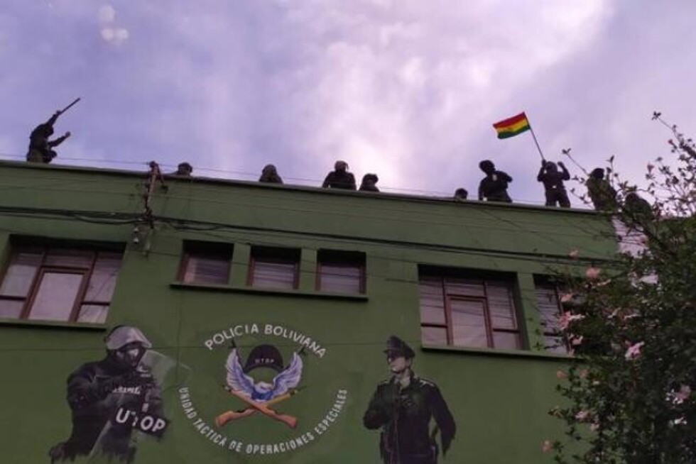 Se amotina un grupo de la UTOP en Cochabamba, Policía en Sucre se suma