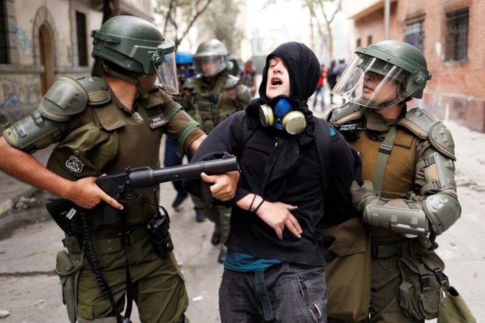 Piñera reconoce abusos en  control de protestas en Chile