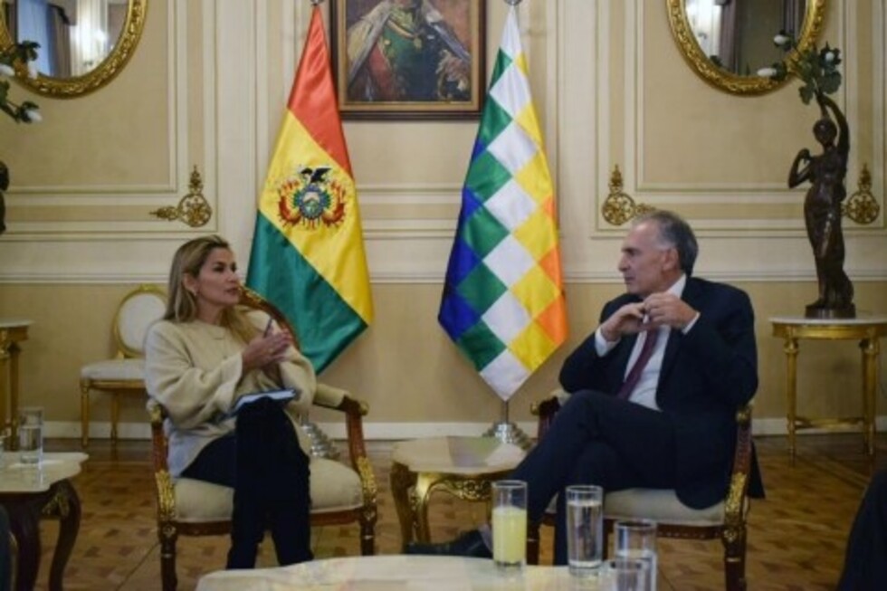 Áñez recibe a enviado de Naciones Unidas para mediar en conflicto político en Bolivia 