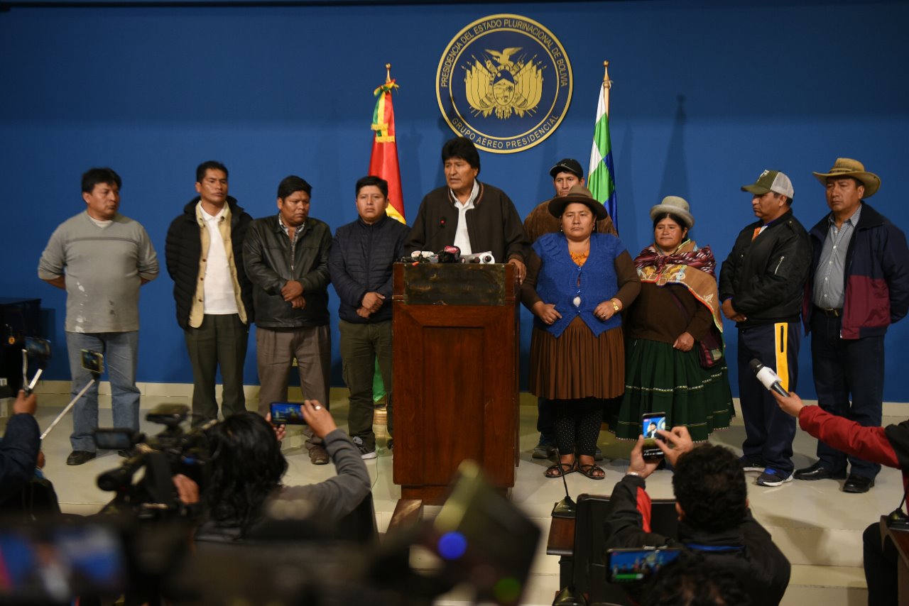 Evo, Áñez y los jarrones chinos