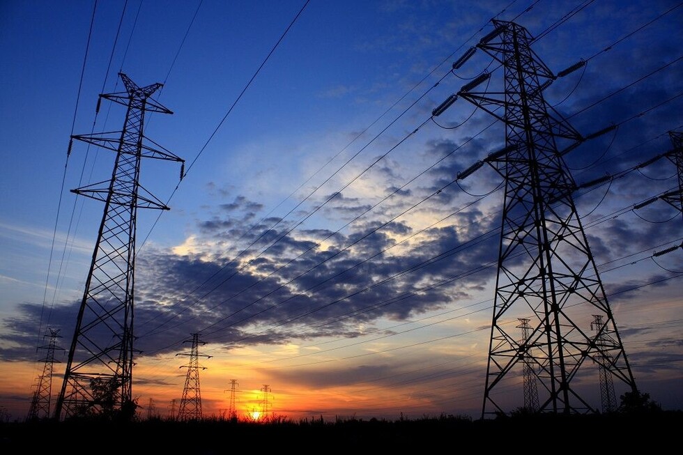 Gobierno anuncia disminución de tarifas eléctricas en regiones donde es elevado el costo