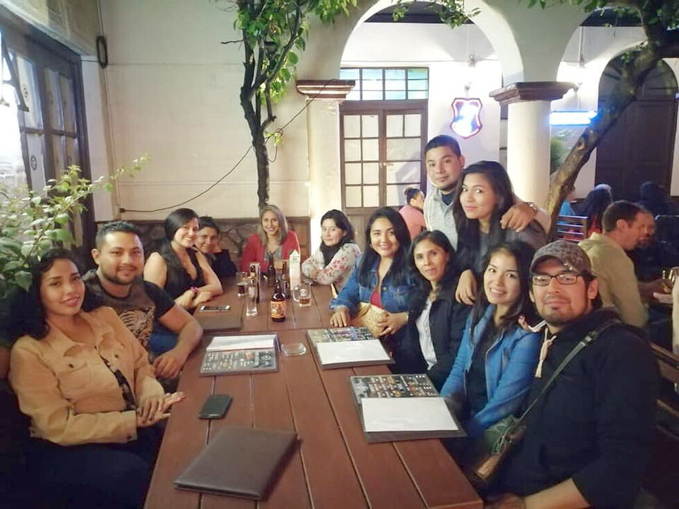 Sabores   y colores  con los amigos