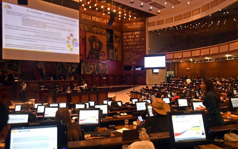 Aprueban en Ecuador la reforma tributaria del Gobierno