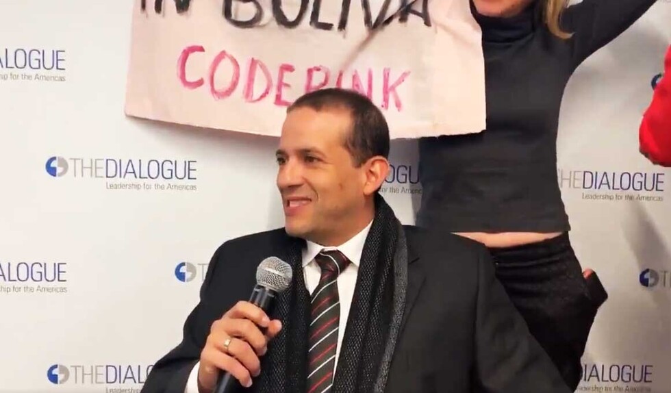 "Quien te graba, Camacho te graba": Excívico fue increpado en EEUU