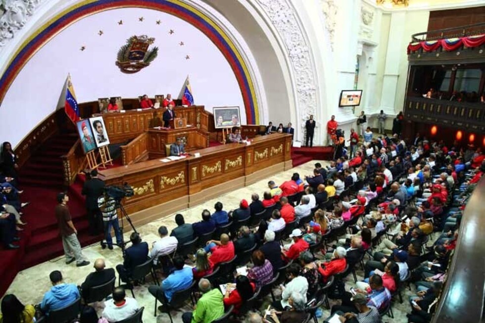 Venezuela aprueba juicio a diputados en tribunales