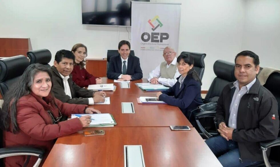 Salvador Romero es elegido Presidente del TSE; Ruiz es la Vicepresidenta