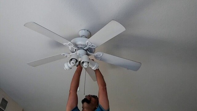 Un hombre se electrocutó al manipular un ventilador