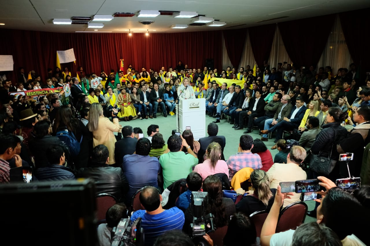 Áñez confirma su candidatura; ya son tres alianzas