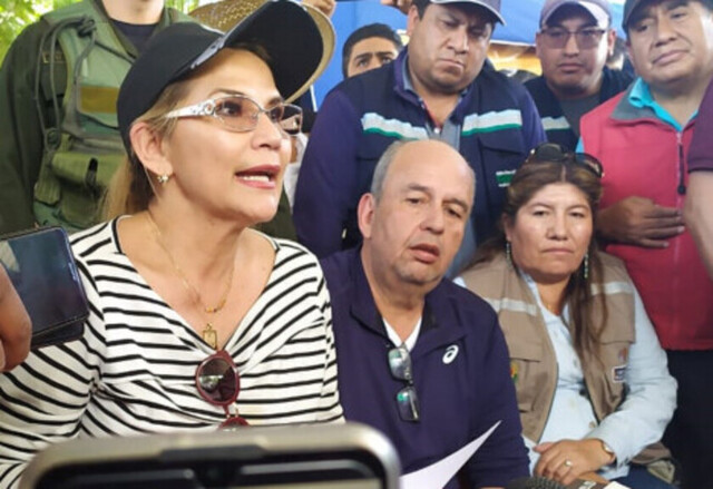 Áñez instruye reubicar a damnificados de Tiquipaya y reactivar Programa de Manejo Integral de Cuencas
