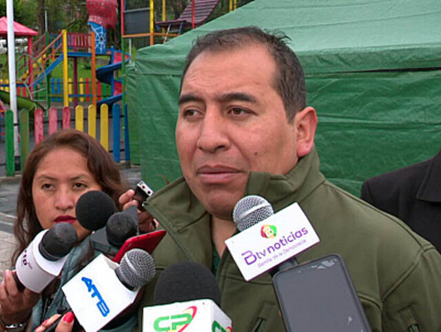 Policía inicia patrullajes para hacer cumplir medidas preventivas contra el coronavirus