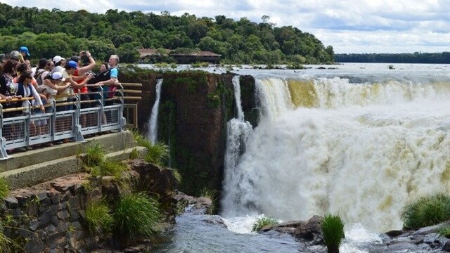 Por el coronavirus, restringieron el ingreso de visitantes a las Cataratas del Iguazú