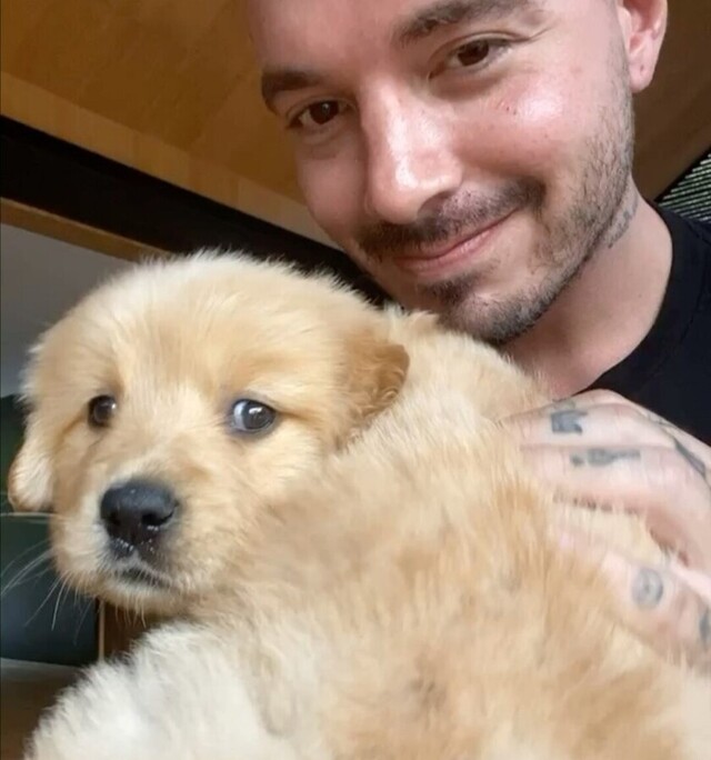 J Balvin y su  Perrita son sensación