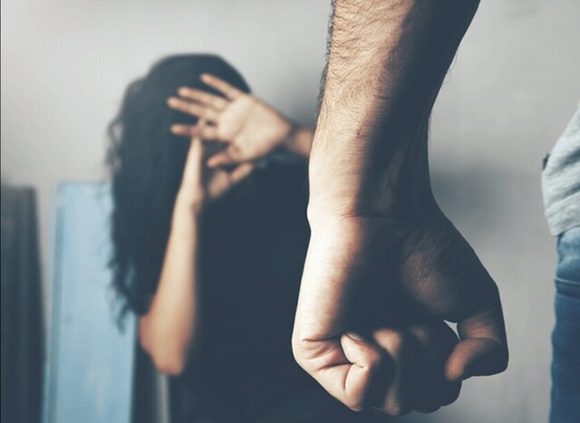 Un hombre  agredió a  su esposa y  al inquilino