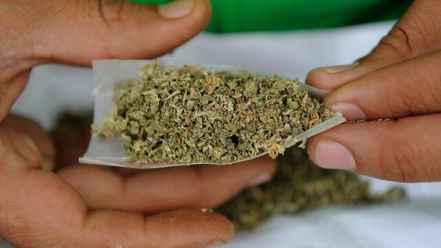 Caen dos sujetos con “yerba” cerca del puente San Martín