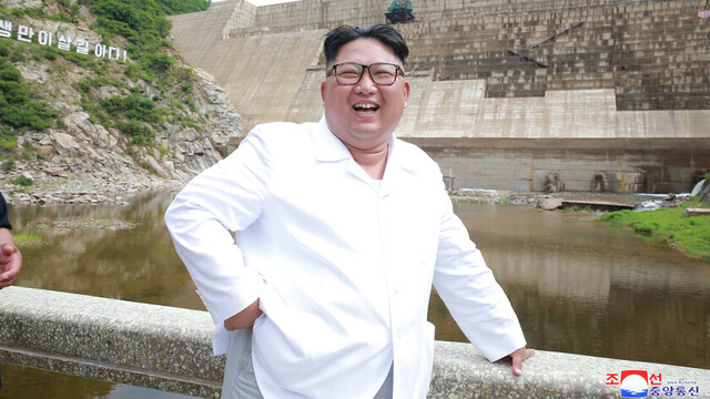 Kim Jong-un aparece en público por primera vez en 20 días