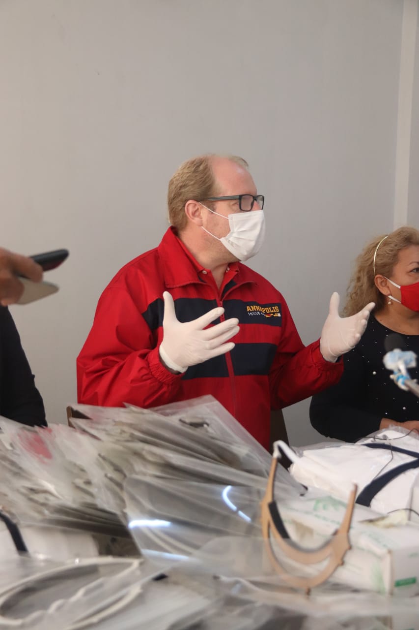 Gobernación de Tarija entrega material de bioseguridad al Chaco