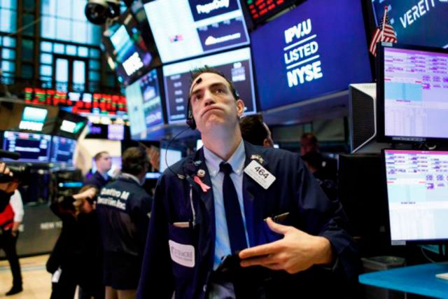 Jornada negra en  Wall Street, reporta una caída de 6,9%