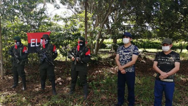 ELN libera a 2 empleados petroleros