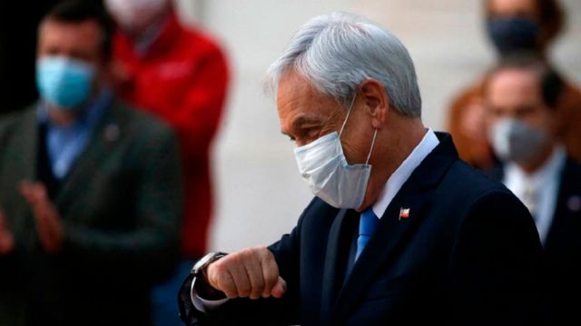 Piñera destituye al ministro de Salud