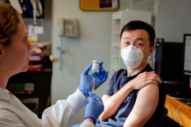 Vacuna china contra el Covid pasa a segunda fase