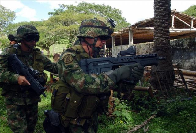 Militares de Colombia abaten a líder del ELN