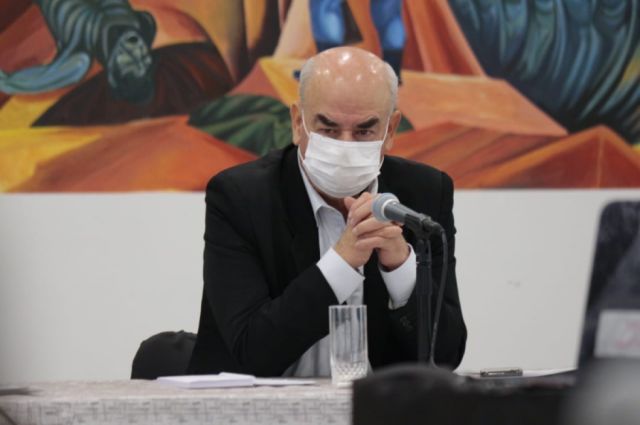 Parada deja de ser Ministro de Economía, Ortiz asume este puesto