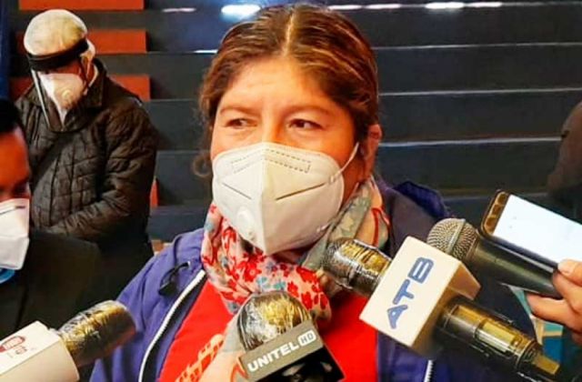 Audio complica a la Gobernadora de Cochabamba; ella dice que no recuerda