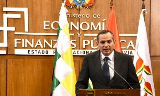 Carlos Schlink renuncia a viceministro de Tesoro Público