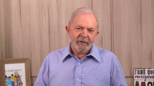 Lula trata a Bolsonaro de "ignorante"