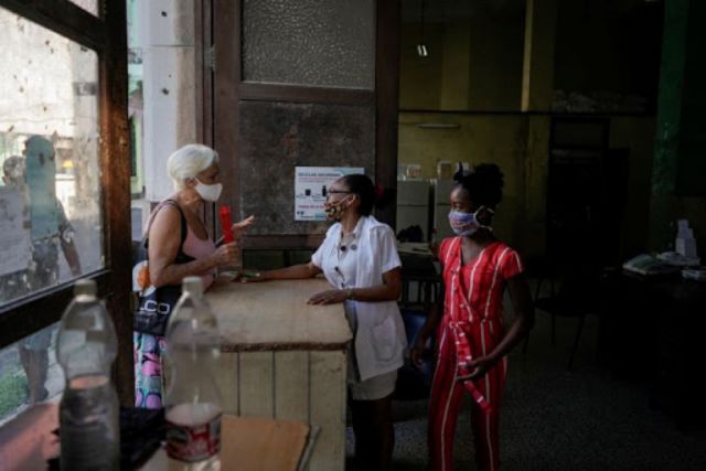 Cuba desgrava el dólar  para rescatar economía