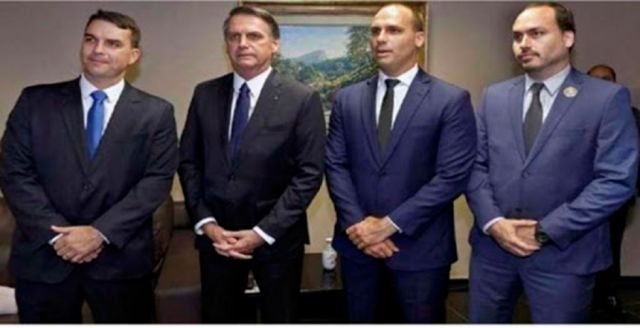 Fake news: Piden investigar a la familia Bolsonaro