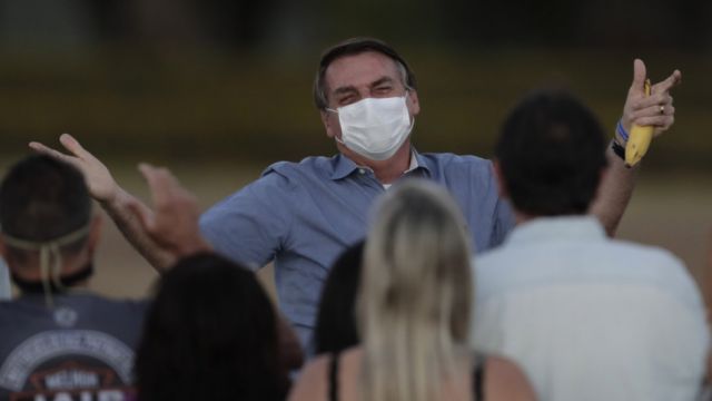  Bolsonaro anuncia que ha dado negativo a la prueba del coronavirus 