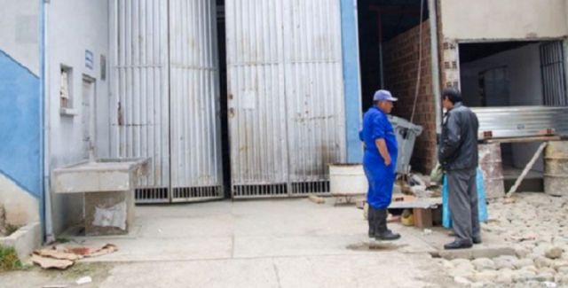 Morgue del Hospital de Clínicas colapsa y habilitan espacio transitorio para muertos por Covid-19