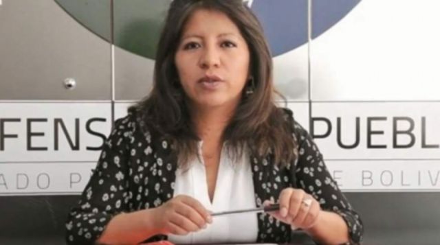 Defensora acusa a Áñez de negligente