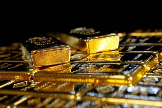 La onza de oro supera por primera vez los $us 2 mil