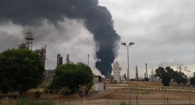 Rayo provoca  explosión en una planta petroquímica de Repsol en España