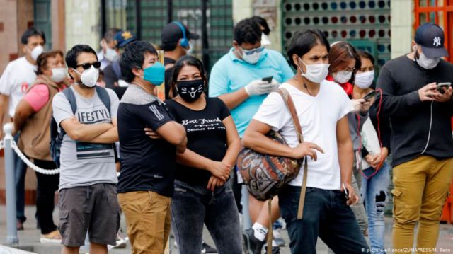 El PIB en Perú se desploma 17 por ciento